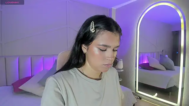 Eimmy bm online show from December 5, 2025, 7:45 pm