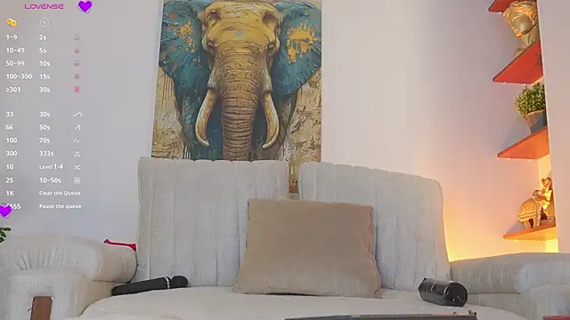 Snapshot of AliceCorner chatting on February 13, 2026, 12:05 pm AliceCorner online show from February 13, 2026, 12:05 pm