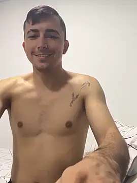 pareja curiosa19 online show from November 14, 2025, 1:31 am