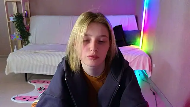 Snapshot of Tara_Lawson chatting on May 15, 2026, 7:06 am Tara Lawson online show from May 15, 2026, 7:06 am
