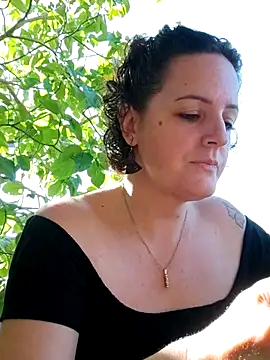Snapshot of emiliemilf chatting on June 19, 2026, 7:20 pm emiliemilf online show from June 19, 2026, 7:20 pm