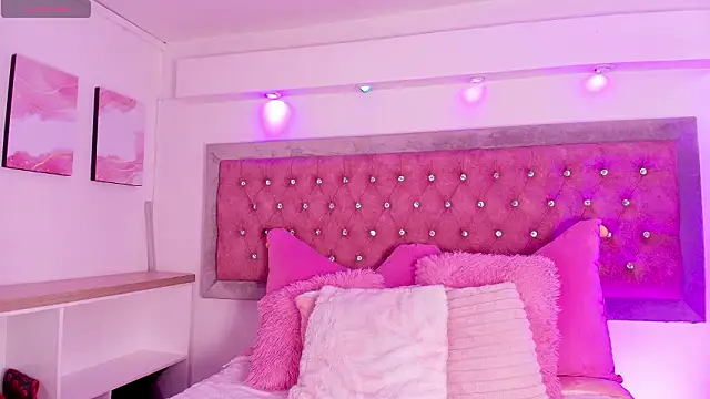 Snapshot of Andy_Leex chatting on February 3, 2026, 8:25 pm Andy Leex online show from February 3, 2026, 8:25 pm