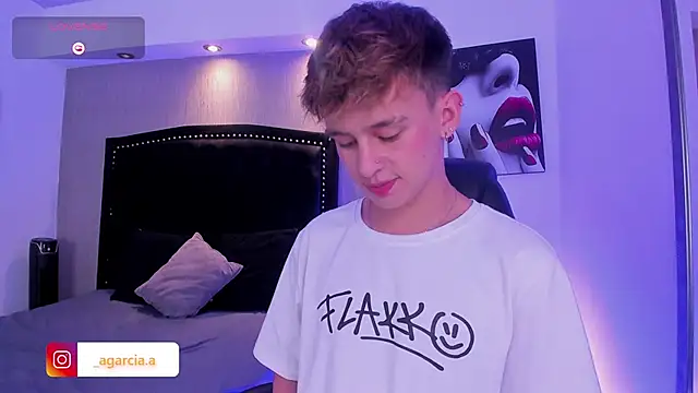 Snapshot of LiamWildx20 chatting on April 1, 2026, 4:47 am LiamWildx20 online show from April 1, 2026, 4:47 am