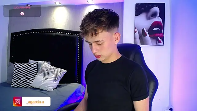 Snapshot of LiamWildx20 chatting on April 9, 2026, 4:47 am LiamWildx20 online show from April 9, 2026, 4:47 am