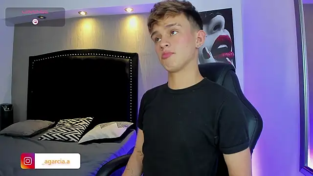 Snapshot of LiamWildx20 chatting on March 28, 2026, 4:57 am LiamWildx20 online show from March 28, 2026, 4:57 am