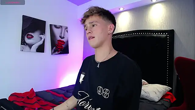 Snapshot of LiamWildx20 chatting on March 12, 2026, 5:02 am LiamWildx20 online show from March 12, 2026, 5:02 am