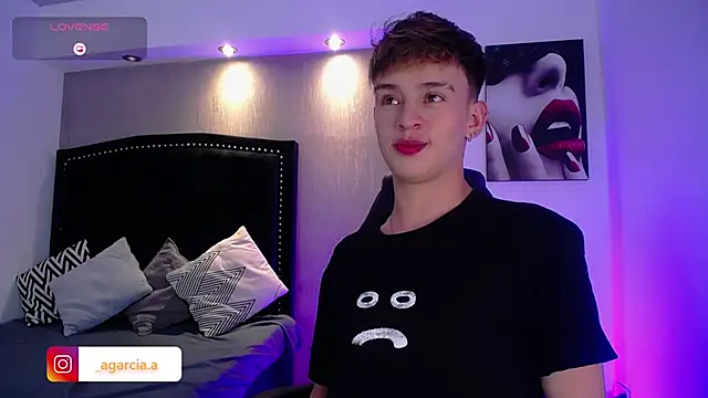 Snapshot of LiamWildx20 chatting on April 11, 2026, 6:10 am LiamWildx20 online show from April 11, 2026, 6:10 am