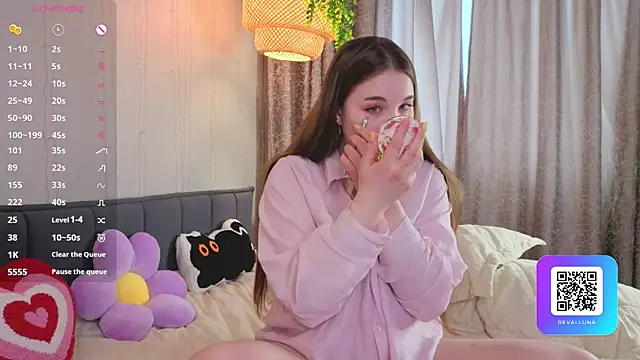 ConstanceHelms online show from April 12, 2026, 5:22 am