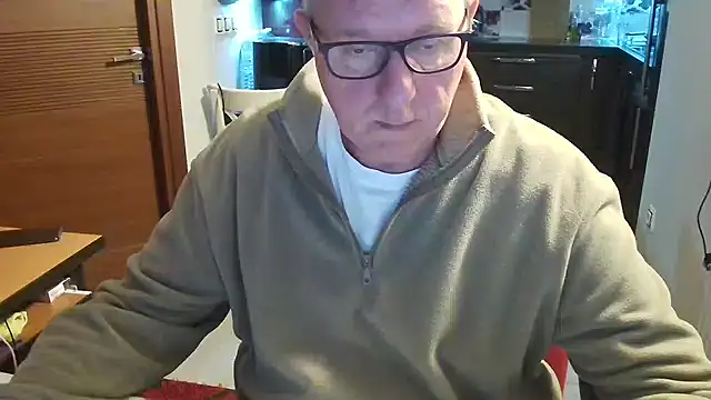 Snapshot of JamesBauer chatting on February 3, 2026, 4:43 am JamesBauer online show from February 3, 2026, 4:43 am