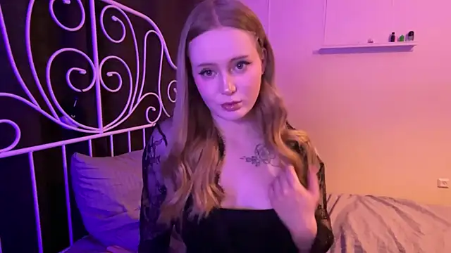 LolyaMin online show from April 21, 2026, 5:30 pm