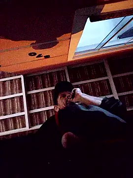 Snapshot of Dglo0000 chatting on September 13, 2025, 2:22 am Dglo0000 online show from September 13, 2025, 2:22 am