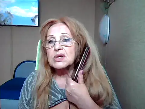 Snapshot of Margo_Sweety chatting on March 17, 2025, 7:35 am Margo Sweety online show from March 17, 2025, 7:35 am