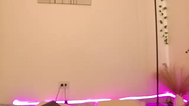 Im-kaia online show from October 11, 2025, 6:42 pm