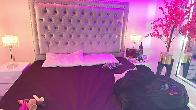 Lia adamsss online show from September 13, 2025, 4:01 am