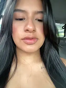 andrea gomes  online show from December 21, 2025, 1:24 pm