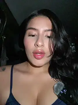 andrea gomes  online show from April 28, 2026, 5:23 am