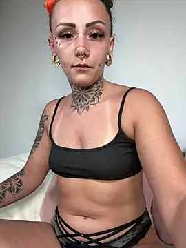 xxveraa vibe online show from May 24, 2026, 9:58 pm