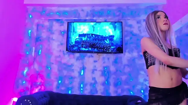 The Hot Ts Dolls online show from May 17, 2026, 4:01 am