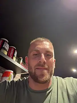 Snapshot of trainwithme chatting on July 17, 2026, 4:26 pm trainwithme online show from July 17, 2026, 4:26 pm