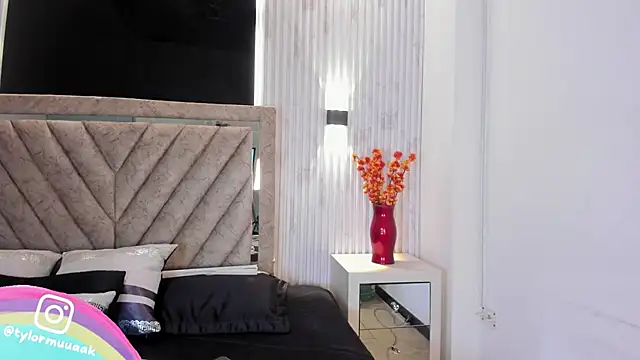 Taylor Harveey online show from February 5, 2026, 8:15 pm