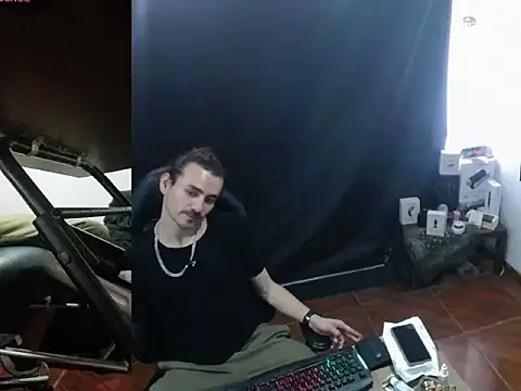 Snapshot of Aaron_malikk chatting on March 13, 2026, 4:12 pm Aaron malikk online show from March 13, 2026, 4:12 pm