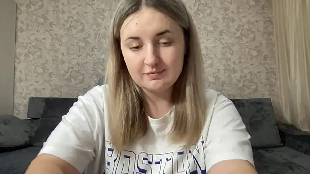 Snapshot of JudeValenti chatting on September 25, 2025, 5:19 pm JudeValenti online show from September 25, 2025, 5:19 pm