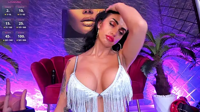 IzabelaTessa online show from June 7, 2026, 7:30 pm