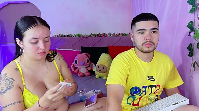 Snapshot of _mia_and_mike_ chatting on October 3, 2025, 12:50 pm mia and mike online show from October 3, 2025, 12:50 pm