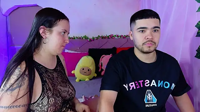 Snapshot of _mia_and_mike_ chatting on October 4, 2025, 12:50 pm mia and mike online show from October 4, 2025, 12:50 pm