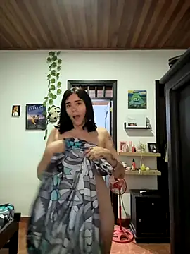 Snapshot of MitsuChan_ chatting on October 24, 2025, 4:50 pm MitsuChan online show from October 24, 2025, 4:50 pm