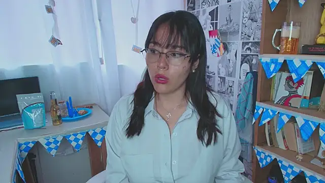 Snapshot of MitsuChan_ chatting on October 1, 2025, 2:32 pm MitsuChan online show from October 1, 2025, 2:32 pm