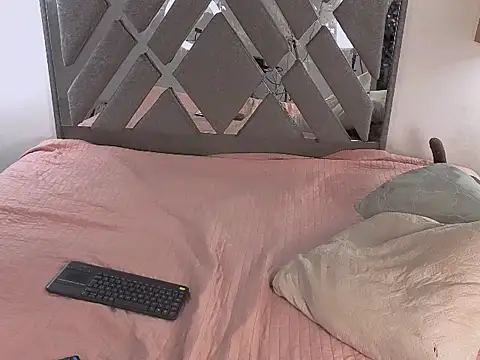 Snapshot of kronysmith chatting on November 24, 2025, 8:31 pm kronysmith online show from November 24, 2025, 8:31 pm