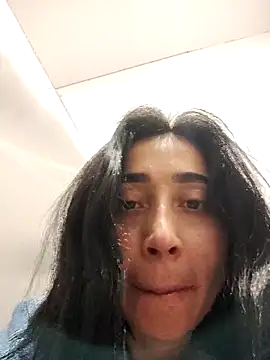 Snapshot of Elowyn chatting on February 27, 2026, 11:04 pm Elowyn online show from February 27, 2026, 11:04 pm