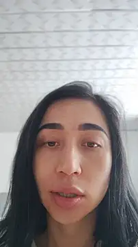 Elowyn online show from April 5, 2026, 3:19 pm