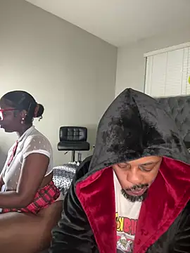 piscesaurora online show from March 17, 2025, 11:31 am