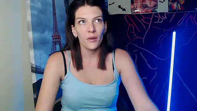 VanessaRey  online show from October 14, 2025, 4:40 pm