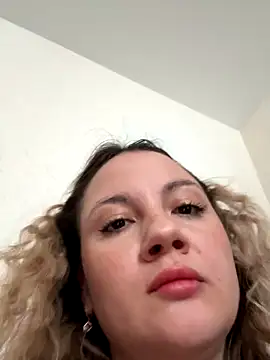 mollygirll online show from October 16, 2025, 9:28 am