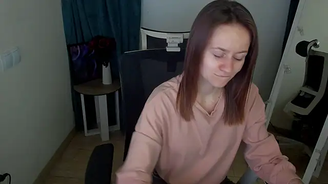 Snapshot of Catherine_e chatting on September 9, 2025, 5:55 pm Catherine e online show from September 9, 2025, 5:55 pm
