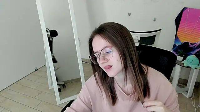 Snapshot of Catherine_e chatting on September 11, 2025, 6:30 pm Catherine e online show from September 11, 2025, 6:30 pm