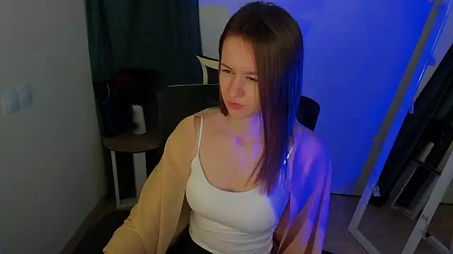 Catherine e online show from November 9, 2025, 7:18 pm