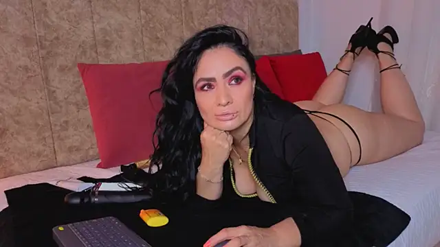 Snapshot of angelinarouse_ chatting on May 26, 2026, 12:20 am angelinarouse online show from May 26, 2026, 12:20 am