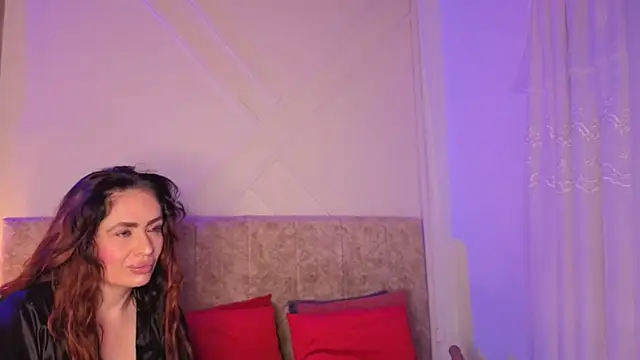 Snapshot of angelinarouse_ chatting on May 6, 2026, 4:16 am angelinarouse online show from May 6, 2026, 4:16 am