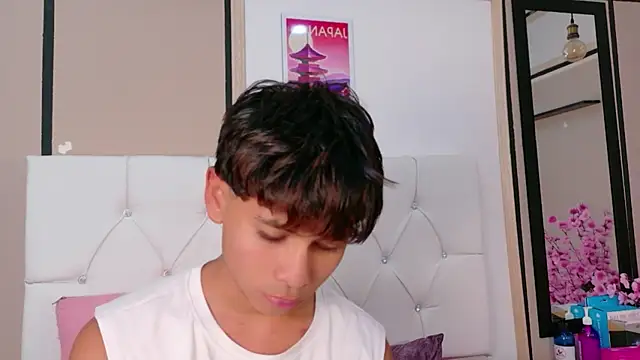 Ethan Westt online show from April 8, 2026, 9:27 pm