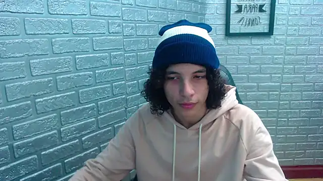 Snapshot of Kurtt_Miller chatting on September 23, 2025, 6:37 pm Kurtt Miller online show from September 23, 2025, 6:37 pm