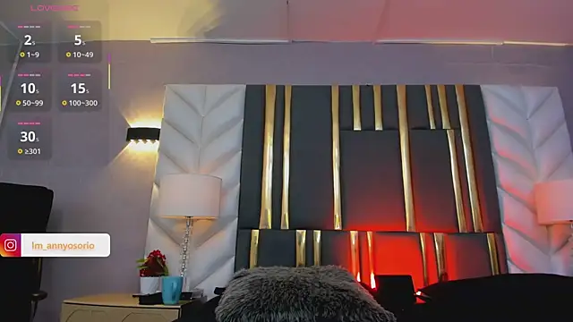 SaraJonness online show from September 30, 2025, 12:55 pm