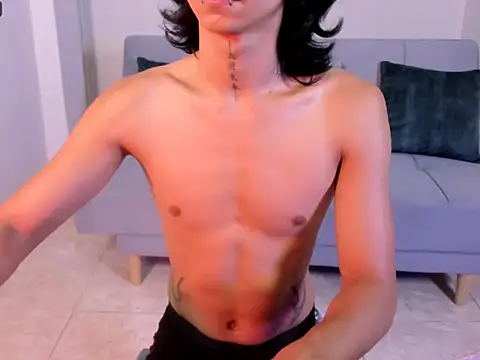 leoaddams22 online show from September 18, 2025, 6:22 pm