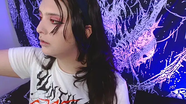 Snapshot of mikaskullcs chatting on April 7, 2026, 10:11 pm mikaskullcs online show from April 7, 2026, 10:11 pm