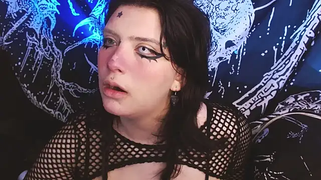 Snapshot of mikaskullcs chatting on February 5, 2026, 9:32 pm mikaskullcs online show from February 5, 2026, 9:32 pm