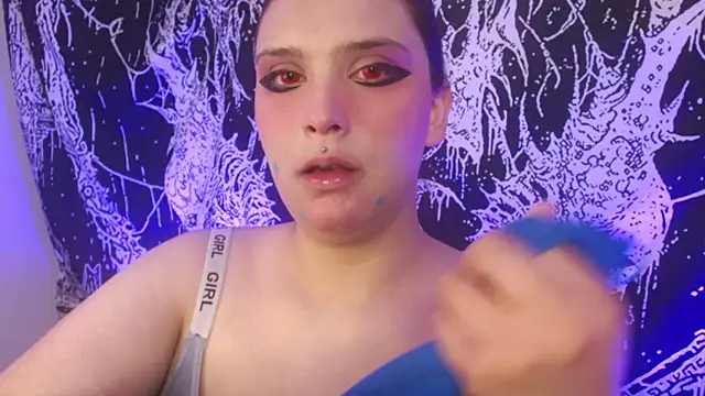 Snapshot of mikaskullcs chatting on April 11, 2026, 4:43 pm mikaskullcs online show from April 11, 2026, 4:43 pm