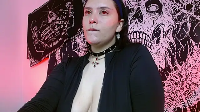 Snapshot of mikaskullcs chatting on February 28, 2026, 9:47 pm mikaskullcs online show from February 28, 2026, 9:47 pm